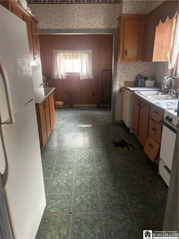 40 Martin Road, Jamestown, New York 14701, Jamestown, New York 14701, 2 Bedrooms Bedrooms, 5 Rooms Rooms,1 BathroomBathrooms,Residential,For Sale,40 Martin Road, Jamestown, New York 14701,R1629394