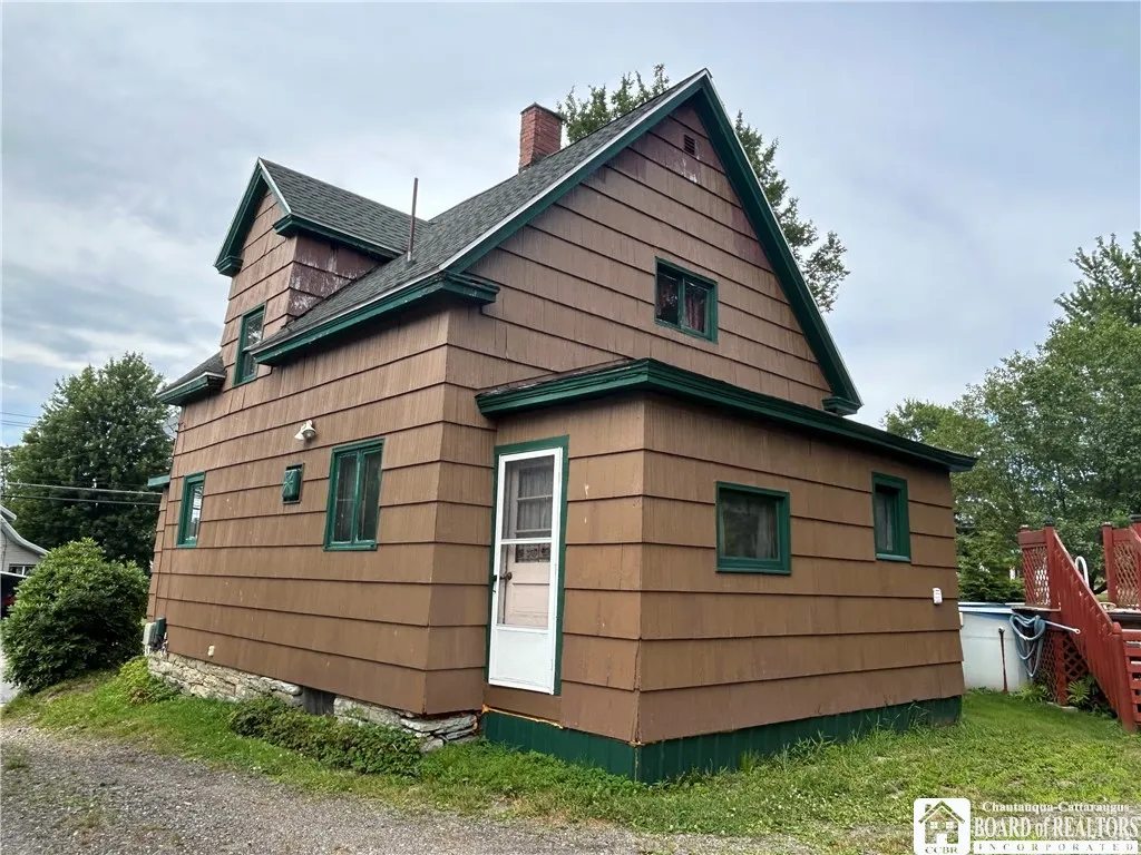 40 Martin Road, Jamestown, New York 14701, Jamestown, New York 14701, 2 Bedrooms Bedrooms, 5 Rooms Rooms,1 BathroomBathrooms,Residential,For Sale,40 Martin Road, Jamestown, New York 14701,R1629394