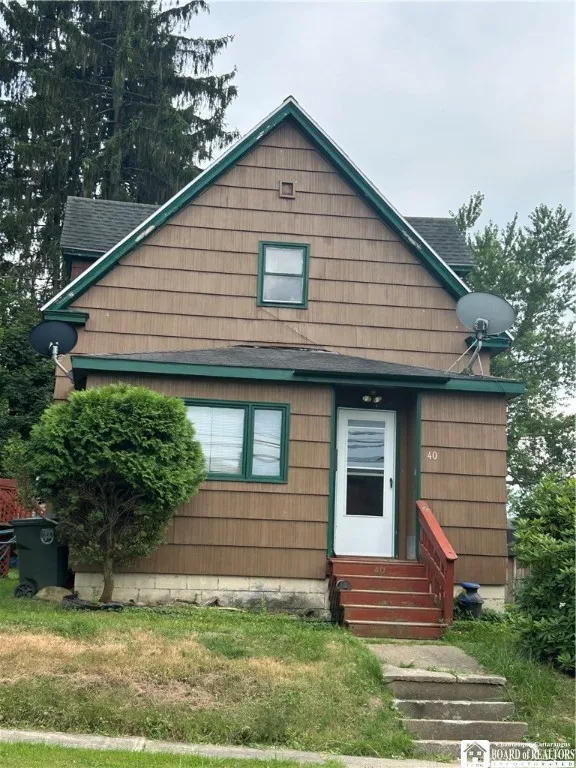 40 Martin Road, Jamestown, New York 14701, Jamestown, New York 14701, 2 Bedrooms Bedrooms, 5 Rooms Rooms,1 BathroomBathrooms,Residential,For Sale,40 Martin Road, Jamestown, New York 14701,R1629394