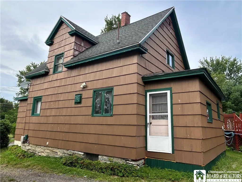 40 Martin Road, Jamestown, New York 14701, Jamestown, New York 14701, 2 Bedrooms Bedrooms, 5 Rooms Rooms,1 BathroomBathrooms,Residential,For Sale,40 Martin Road, Jamestown, New York 14701,R1629394