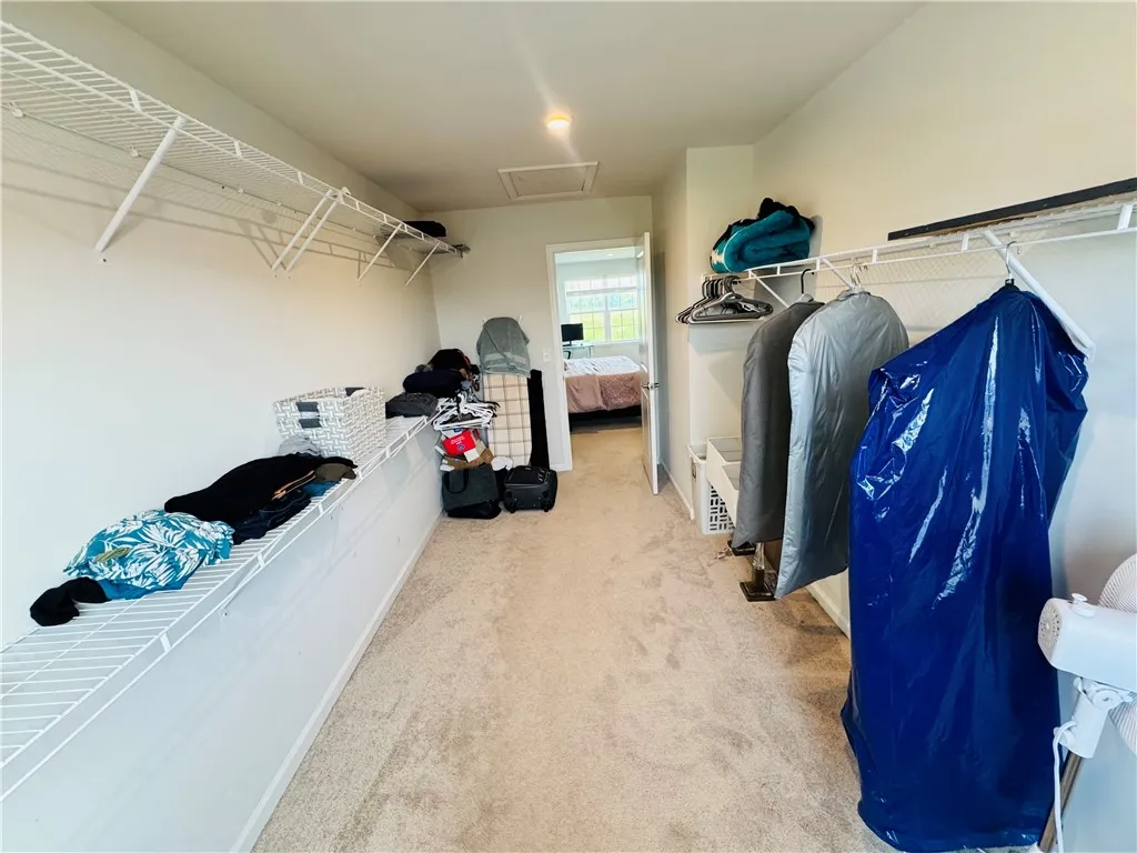 6016 Ivory Dr Drive, Farmington, New York 14425, Farmington, New York 14425, 4 Bedrooms Bedrooms, 7 Rooms Rooms,2 BathroomsBathrooms,Residential,For Sale,6016 Ivory Dr Drive, Farmington, New York 14425,R1629389