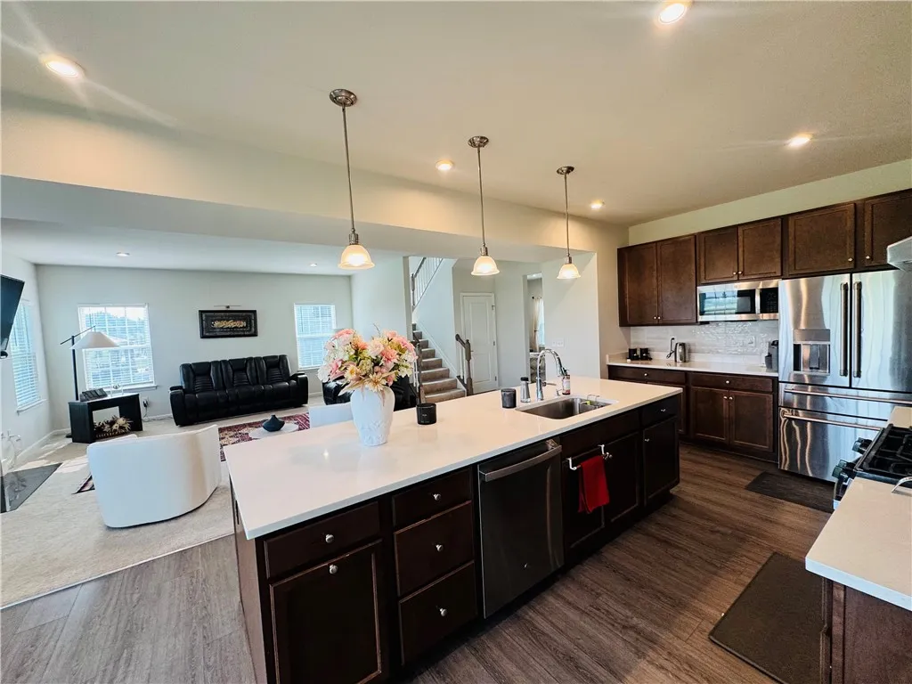 6016 Ivory Dr Drive, Farmington, New York 14425, Farmington, New York 14425, 4 Bedrooms Bedrooms, 7 Rooms Rooms,2 BathroomsBathrooms,Residential,For Sale,6016 Ivory Dr Drive, Farmington, New York 14425,R1629389