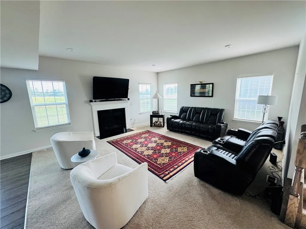 6016 Ivory Dr Drive, Farmington, New York 14425, Farmington, New York 14425, 4 Bedrooms Bedrooms, 7 Rooms Rooms,2 BathroomsBathrooms,Residential,For Sale,6016 Ivory Dr Drive, Farmington, New York 14425,R1629389