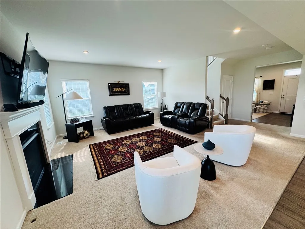 6016 Ivory Dr Drive, Farmington, New York 14425, Farmington, New York 14425, 4 Bedrooms Bedrooms, 7 Rooms Rooms,2 BathroomsBathrooms,Residential,For Sale,6016 Ivory Dr Drive, Farmington, New York 14425,R1629389