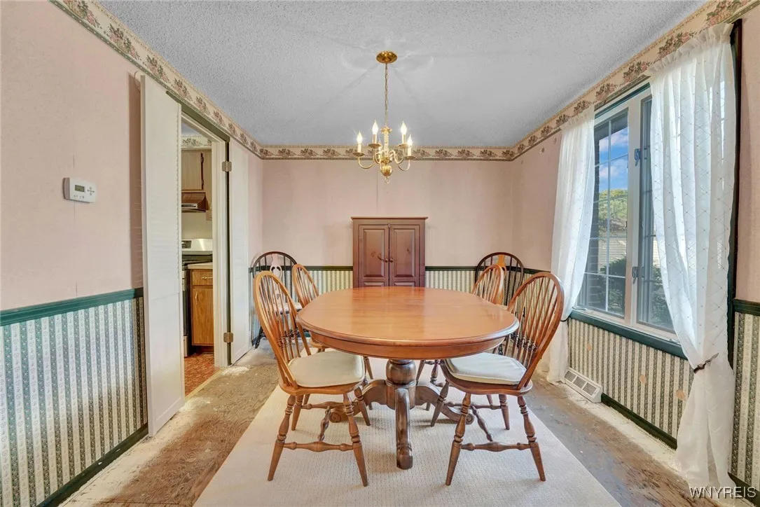 144 Stepping Stone Lane, Orchard Park, New York 14, Orchard Park, New York 14127, 3 Bedrooms Bedrooms, 8 Rooms Rooms,1 BathroomBathrooms,Residential,For Sale,144 Stepping Stone Lane, Orchard Park, New York 14,B1629193