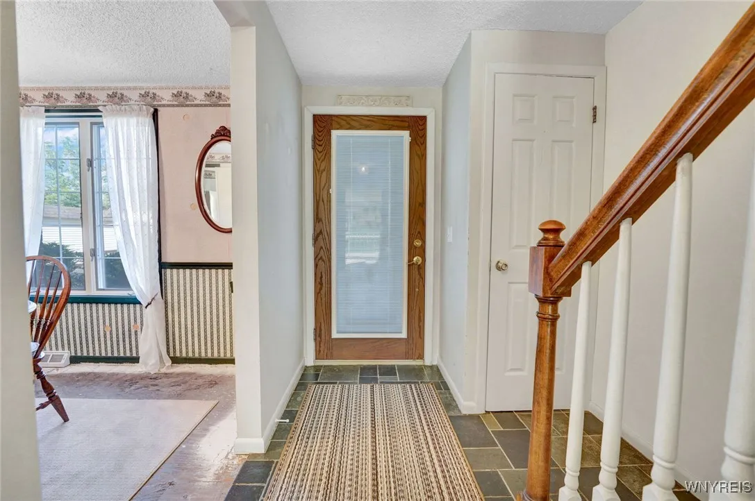 144 Stepping Stone Lane, Orchard Park, New York 14, Orchard Park, New York 14127, 3 Bedrooms Bedrooms, 8 Rooms Rooms,1 BathroomBathrooms,Residential,For Sale,144 Stepping Stone Lane, Orchard Park, New York 14,B1629193