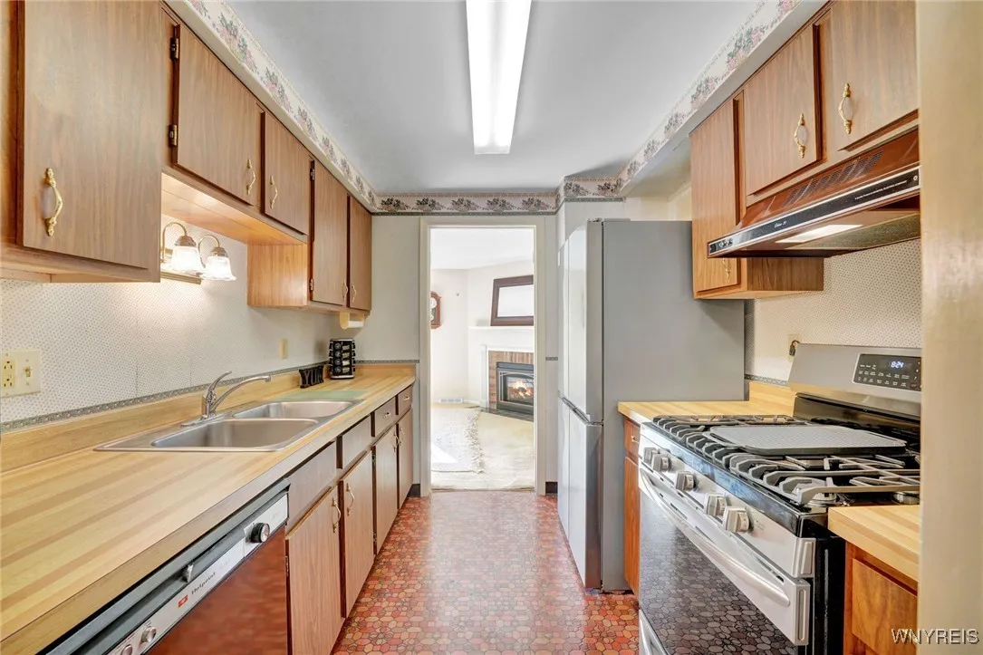 144 Stepping Stone Lane, Orchard Park, New York 14, Orchard Park, New York 14127, 3 Bedrooms Bedrooms, 8 Rooms Rooms,1 BathroomBathrooms,Residential,For Sale,144 Stepping Stone Lane, Orchard Park, New York 14,B1629193