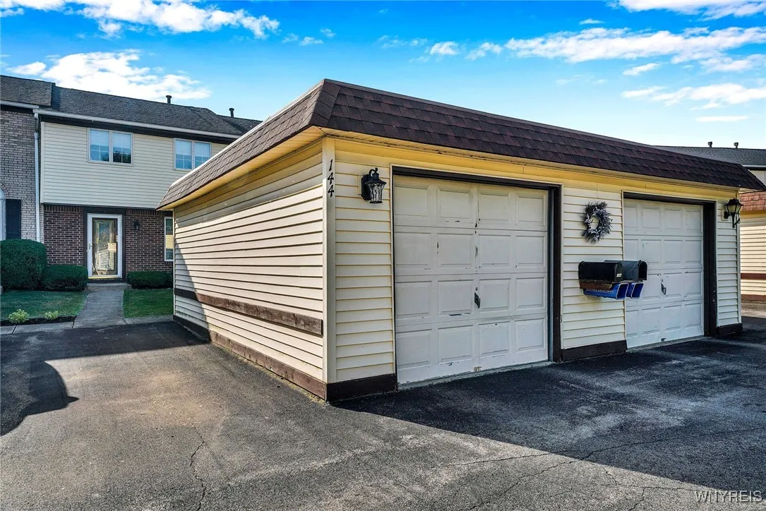 144 Stepping Stone Lane, Orchard Park, New York 14, Orchard Park, New York 14127, 3 Bedrooms Bedrooms, 8 Rooms Rooms,1 BathroomBathrooms,Residential,For Sale,144 Stepping Stone Lane, Orchard Park, New York 14,B1629193