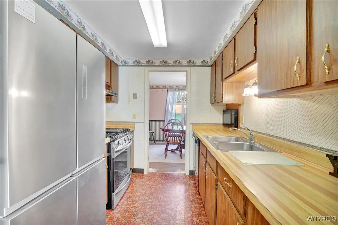 144 Stepping Stone Lane, Orchard Park, New York 14, Orchard Park, New York 14127, 3 Bedrooms Bedrooms, 8 Rooms Rooms,1 BathroomBathrooms,Residential,For Sale,144 Stepping Stone Lane, Orchard Park, New York 14,B1629193