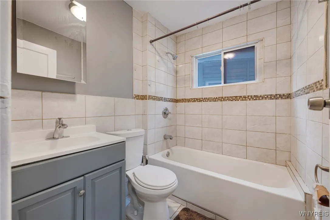 462 Berkshire Avenue, Buffalo, New York 14215, Buffalo, New York 14215, 4 Bedrooms Bedrooms, ,2 BathroomsBathrooms,Residential,For Sale,462 Berkshire Avenue, Buffalo, New York 14215,B1629400
