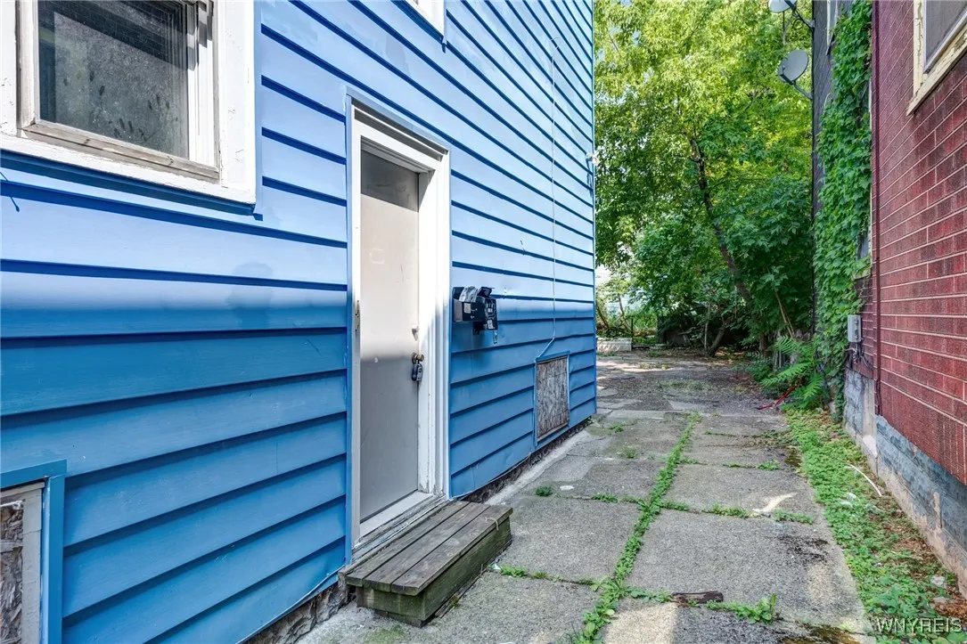 462 Berkshire Avenue, Buffalo, New York 14215, Buffalo, New York 14215, 4 Bedrooms Bedrooms, ,2 BathroomsBathrooms,Residential,For Sale,462 Berkshire Avenue, Buffalo, New York 14215,B1629400