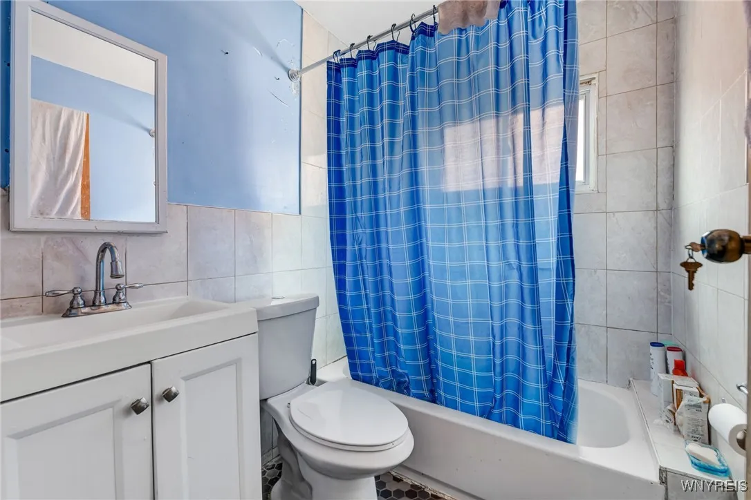 462 Berkshire Avenue, Buffalo, New York 14215, Buffalo, New York 14215, 4 Bedrooms Bedrooms, ,2 BathroomsBathrooms,Residential,For Sale,462 Berkshire Avenue, Buffalo, New York 14215,B1629400