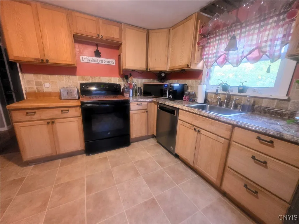 6706 Bennetts Corners Road, Van Buren, New York 13, Van Buren, New York 13112, 5 Bedrooms Bedrooms, 7 Rooms Rooms,1 BathroomBathrooms,Residential,For Sale,6706 Bennetts Corners Road, Van Buren, New York 13,S1629397