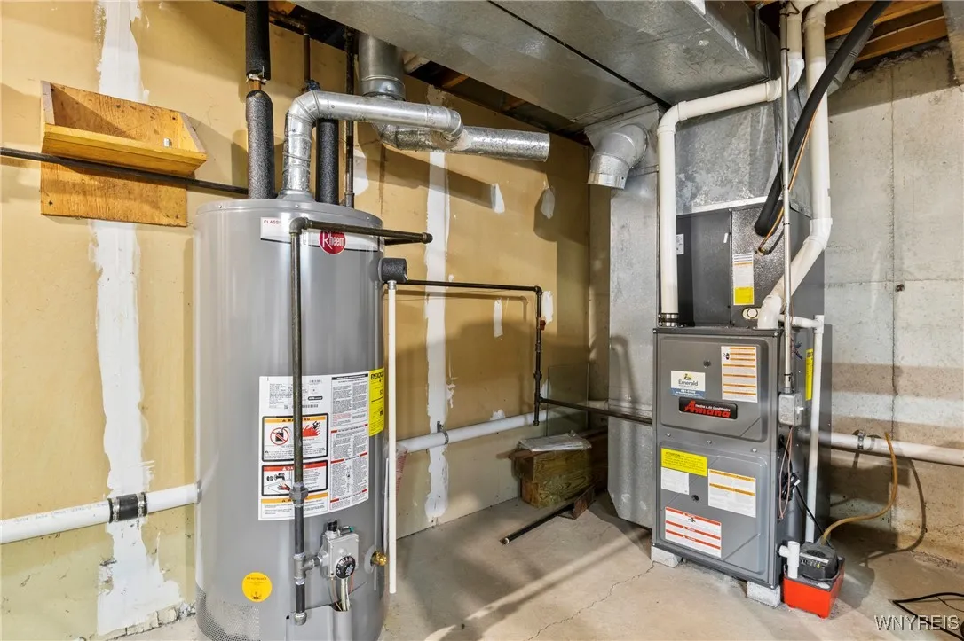 3915 Bowen Road 76, Lancaster, New York 14086, Lancaster, New York 14086, 2 Bedrooms Bedrooms, 5 Rooms Rooms,1 BathroomBathrooms,Residential,Closed,3915 Bowen Road 76, Lancaster, New York 14086,0,B1629395