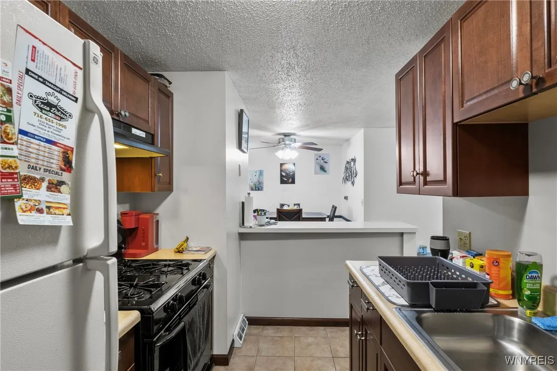 3915 Bowen Road 76, Lancaster, New York 14086, Lancaster, New York 14086, 2 Bedrooms Bedrooms, 5 Rooms Rooms,1 BathroomBathrooms,Residential,Closed,3915 Bowen Road 76, Lancaster, New York 14086,0,B1629395