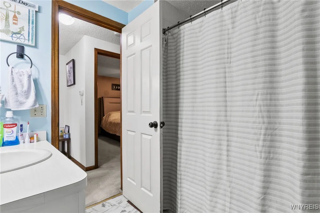3915 Bowen Road 76, Lancaster, New York 14086, Lancaster, New York 14086, 2 Bedrooms Bedrooms, 5 Rooms Rooms,1 BathroomBathrooms,Residential,Closed,3915 Bowen Road 76, Lancaster, New York 14086,0,B1629395