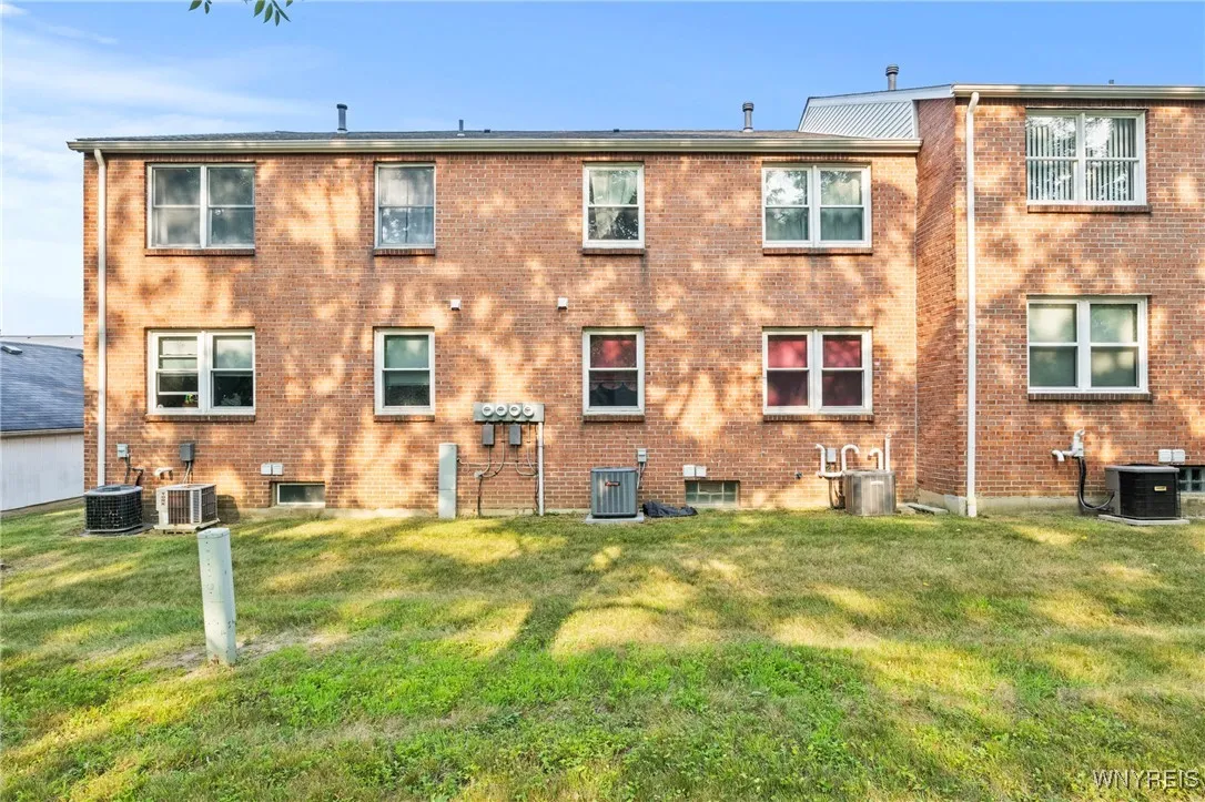 3915 Bowen Road 76, Lancaster, New York 14086, Lancaster, New York 14086, 2 Bedrooms Bedrooms, 5 Rooms Rooms,1 BathroomBathrooms,Residential,Closed,3915 Bowen Road 76, Lancaster, New York 14086,0,B1629395