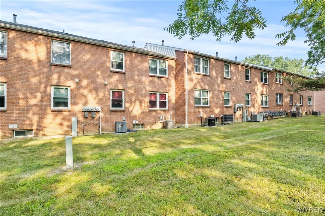 3915 Bowen Road 76, Lancaster, New York 14086, Lancaster, New York 14086, 2 Bedrooms Bedrooms, 5 Rooms Rooms,1 BathroomBathrooms,Residential,Closed,3915 Bowen Road 76, Lancaster, New York 14086,0,B1629395