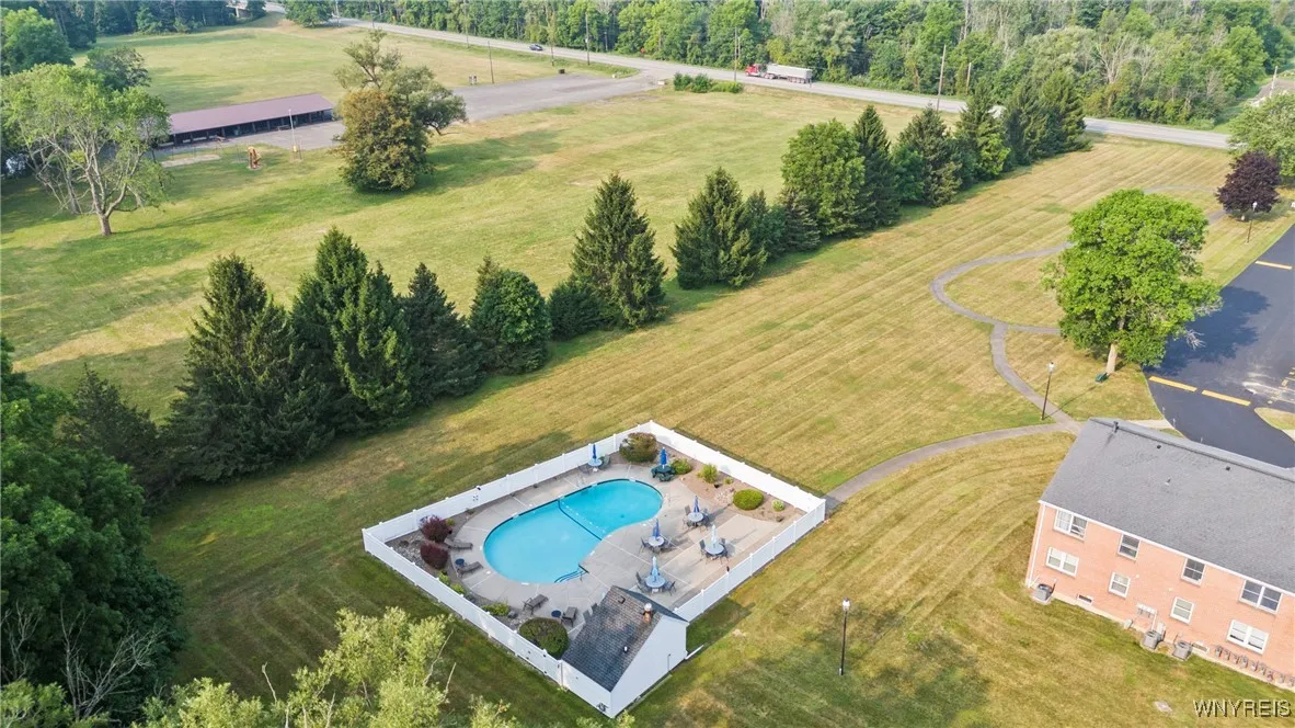 3915 Bowen Road 76, Lancaster, New York 14086, Lancaster, New York 14086, 2 Bedrooms Bedrooms, 5 Rooms Rooms,1 BathroomBathrooms,Residential,Closed,3915 Bowen Road 76, Lancaster, New York 14086,0,B1629395