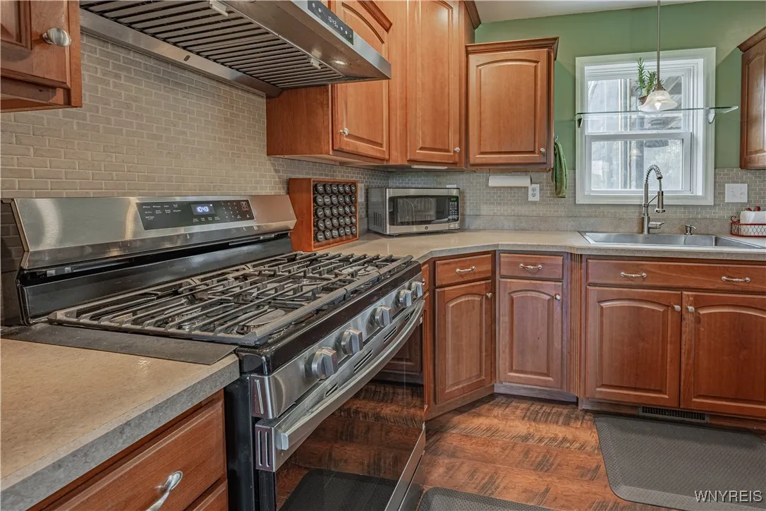 3857 Irish Road, Wilson, New York 14172, Wilson, New York 14172, 3 Bedrooms Bedrooms, 9 Rooms Rooms,2 BathroomsBathrooms,Residential,Closed,3857 Irish Road, Wilson, New York 14172,0,B1629383