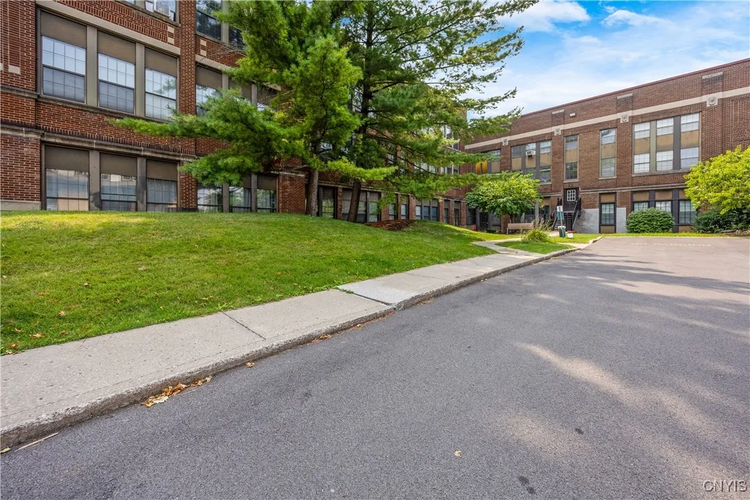 917 Madison Street 5, Syracuse, New York 13210, Syracuse, New York 13210, 2 Bedrooms Bedrooms, 6 Rooms Rooms,1 BathroomBathrooms,Residential,Closed,917 Madison Street 5, Syracuse, New York 13210,0,S1628519