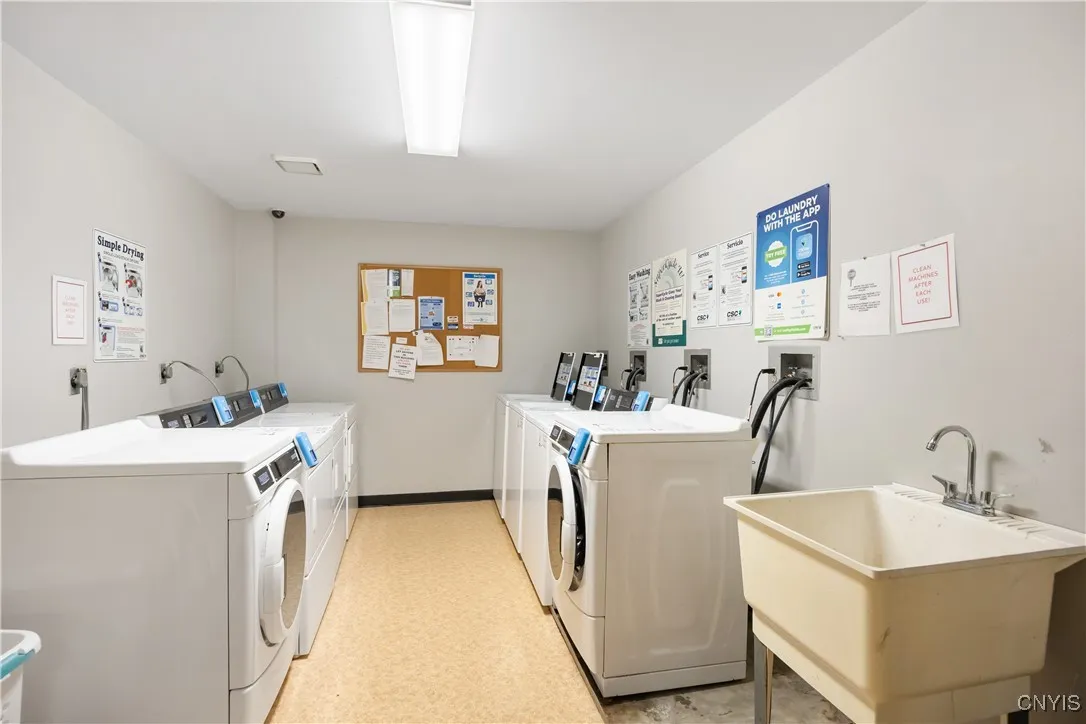 917 Madison Street 5, Syracuse, New York 13210, Syracuse, New York 13210, 2 Bedrooms Bedrooms, 6 Rooms Rooms,1 BathroomBathrooms,Residential,Closed,917 Madison Street 5, Syracuse, New York 13210,0,S1628519