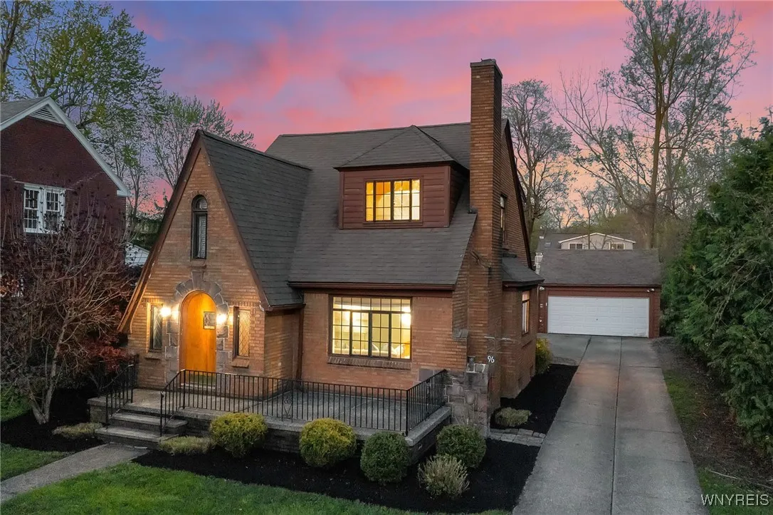 96 Amherstdale Road, Amherst, New York 14226, Amherst, New York 14226, 3 Bedrooms Bedrooms, 6 Rooms Rooms,1 BathroomBathrooms,Residential,Closed,96 Amherstdale Road, Amherst, New York 14226,0,B1627904