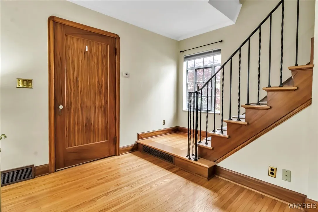 96 Amherstdale Road, Amherst, New York 14226, Amherst, New York 14226, 3 Bedrooms Bedrooms, 6 Rooms Rooms,1 BathroomBathrooms,Residential,Closed,96 Amherstdale Road, Amherst, New York 14226,0,B1627904