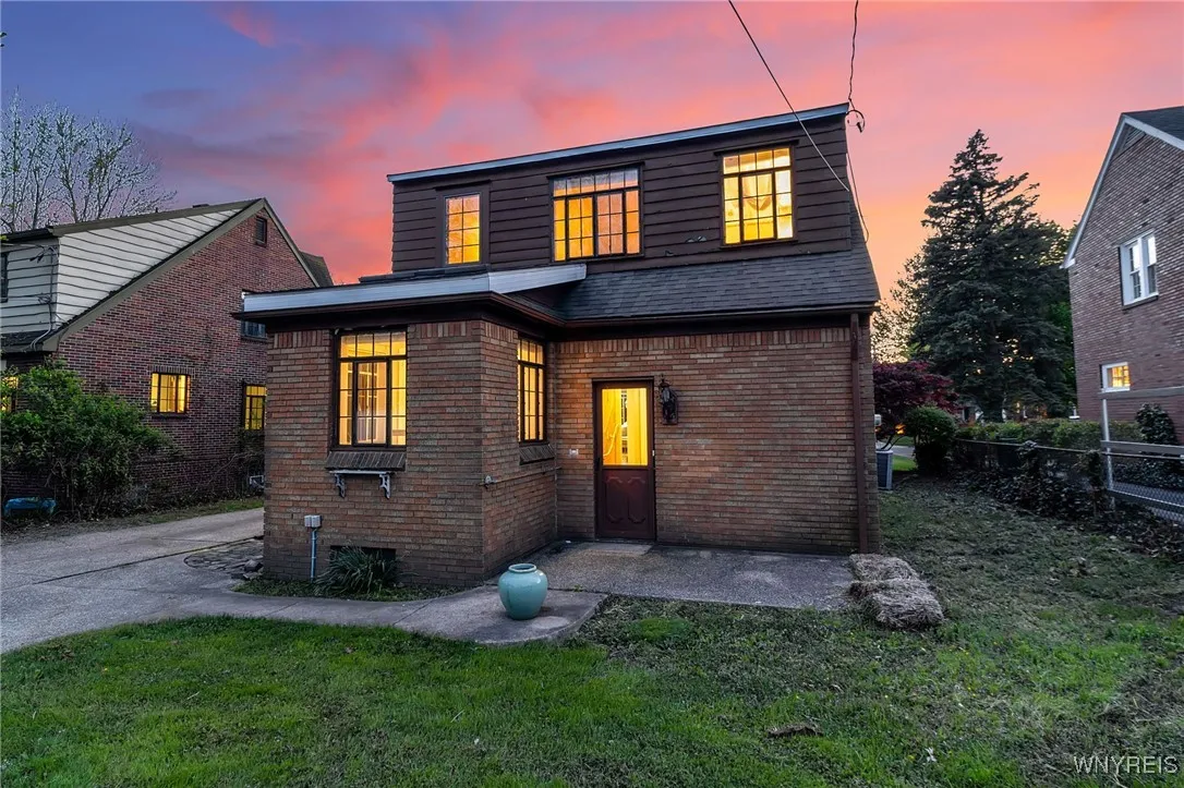 96 Amherstdale Road, Amherst, New York 14226, Amherst, New York 14226, 3 Bedrooms Bedrooms, 6 Rooms Rooms,1 BathroomBathrooms,Residential,Closed,96 Amherstdale Road, Amherst, New York 14226,0,B1627904