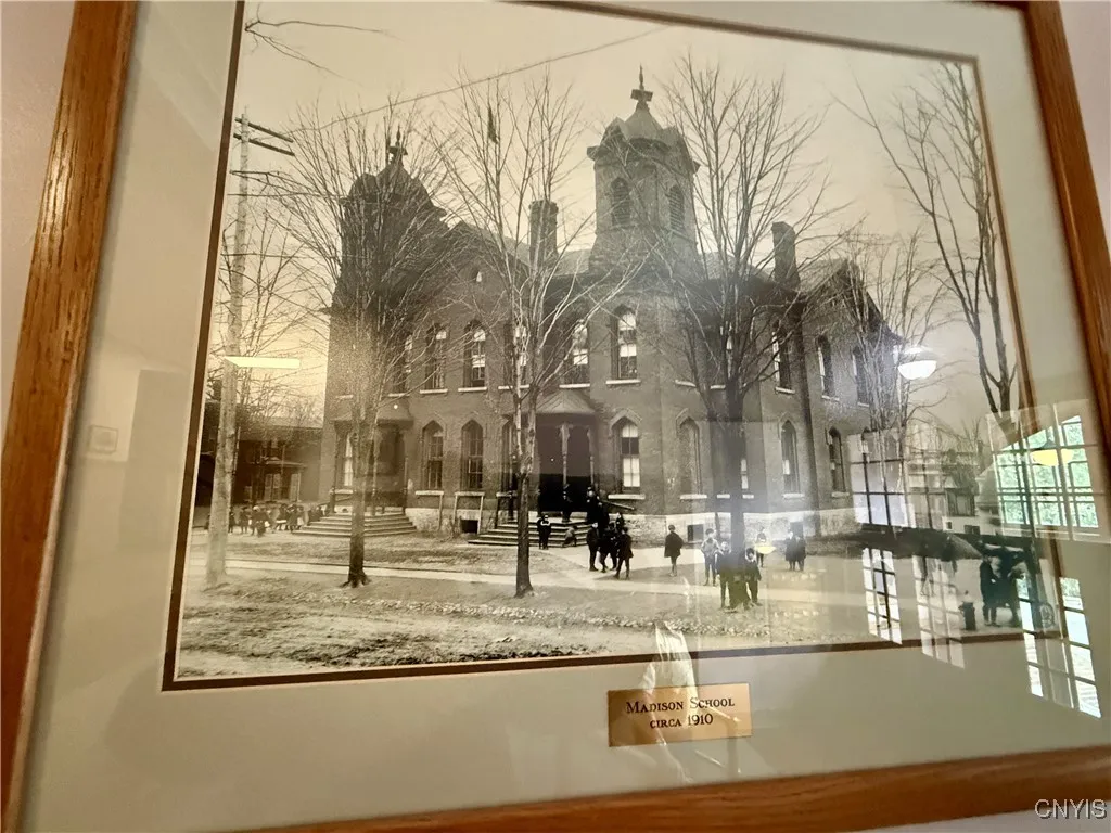917 Madison Street Unit #009, Syracuse, New York 1, Syracuse, New York 13210, 1 Bedroom Bedrooms, 4 Rooms Rooms,1 BathroomBathrooms,Residential,Closed,917 Madison Street Unit #009, Syracuse, New York 1,0,S1629207