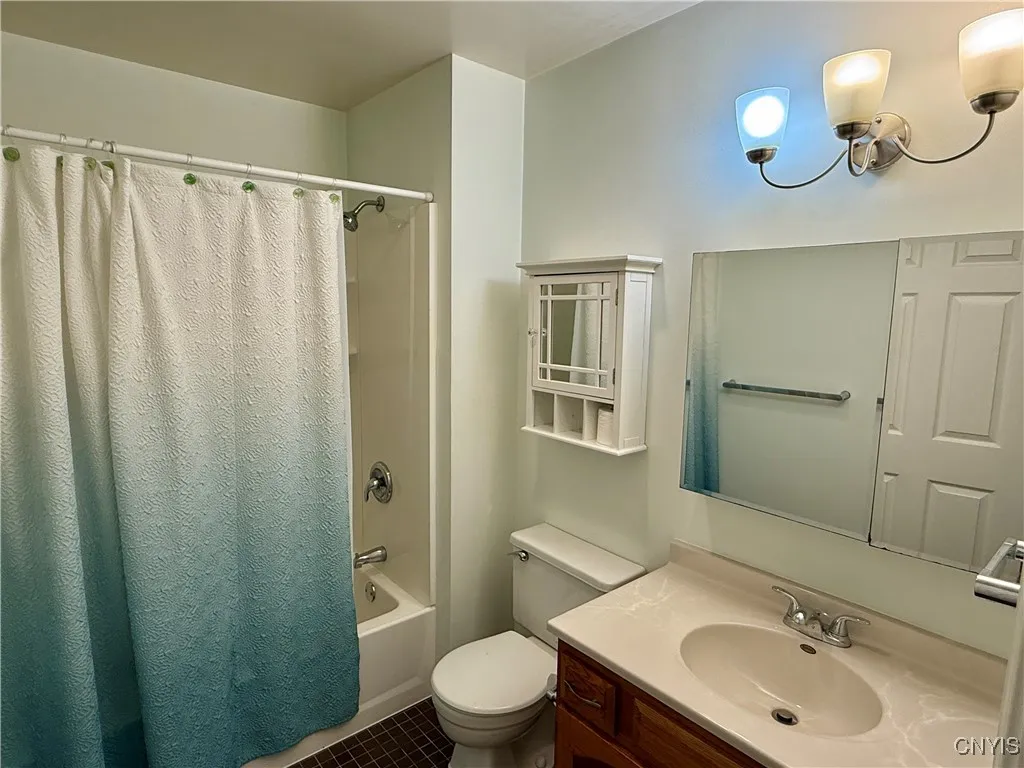 917 Madison Street Unit #009, Syracuse, New York 1, Syracuse, New York 13210, 1 Bedroom Bedrooms, 4 Rooms Rooms,1 BathroomBathrooms,Residential,Closed,917 Madison Street Unit #009, Syracuse, New York 1,0,S1629207