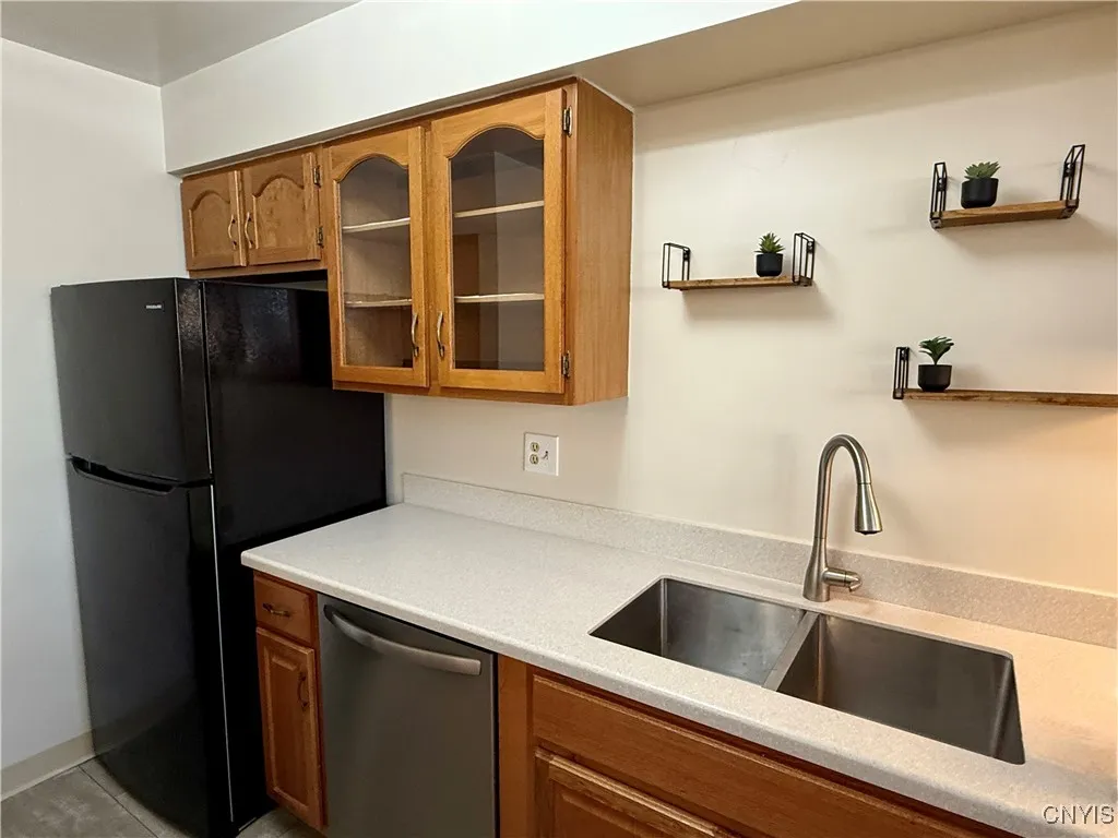 917 Madison Street Unit #009, Syracuse, New York 1, Syracuse, New York 13210, 1 Bedroom Bedrooms, 4 Rooms Rooms,1 BathroomBathrooms,Residential,Closed,917 Madison Street Unit #009, Syracuse, New York 1,0,S1629207