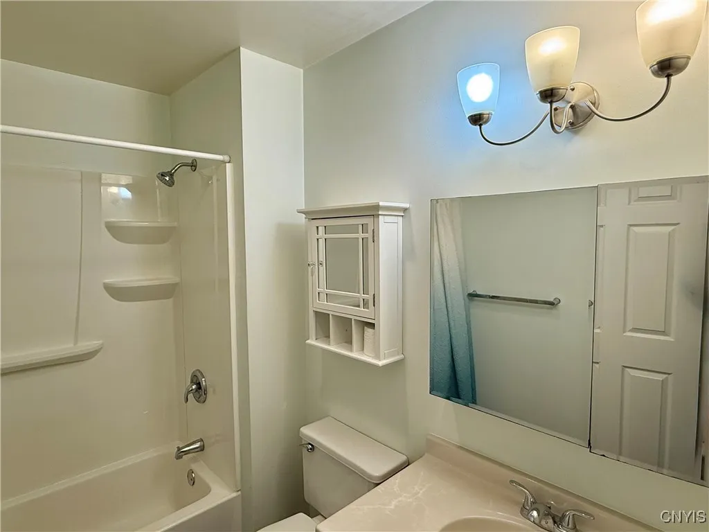 917 Madison Street Unit #009, Syracuse, New York 1, Syracuse, New York 13210, 1 Bedroom Bedrooms, 4 Rooms Rooms,1 BathroomBathrooms,Residential,Closed,917 Madison Street Unit #009, Syracuse, New York 1,0,S1629207