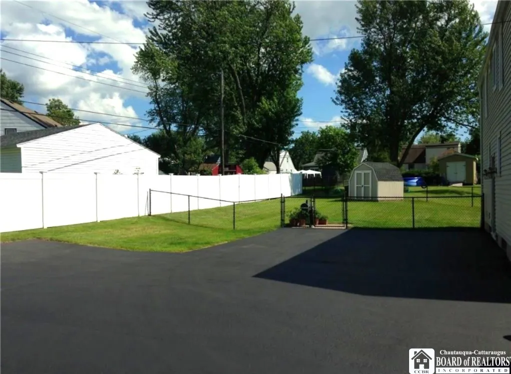 9 Jean, Cheektowaga, New York 14225, Cheektowaga, New York 14225, 4 Bedrooms Bedrooms, ,2 BathroomsBathrooms,Residential,Closed,9 Jean, Cheektowaga, New York 14225,0,R1629421