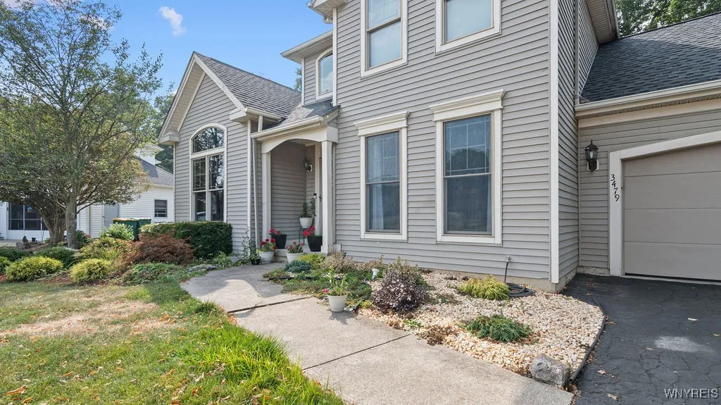 3479 Parkwood Commons, Hamburg, New York 14075, Hamburg, New York 14075, 4 Bedrooms Bedrooms, 9 Rooms Rooms,2 BathroomsBathrooms,Residential,For Sale,3479 Parkwood Commons, Hamburg, New York 14075,B1629211