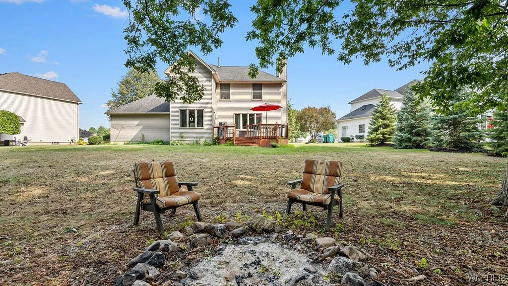3479 Parkwood Commons, Hamburg, New York 14075, Hamburg, New York 14075, 4 Bedrooms Bedrooms, 9 Rooms Rooms,2 BathroomsBathrooms,Residential,For Sale,3479 Parkwood Commons, Hamburg, New York 14075,B1629211