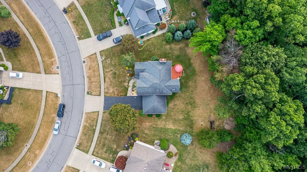 3479 Parkwood Commons, Hamburg, New York 14075, Hamburg, New York 14075, 4 Bedrooms Bedrooms, 9 Rooms Rooms,2 BathroomsBathrooms,Residential,For Sale,3479 Parkwood Commons, Hamburg, New York 14075,B1629211