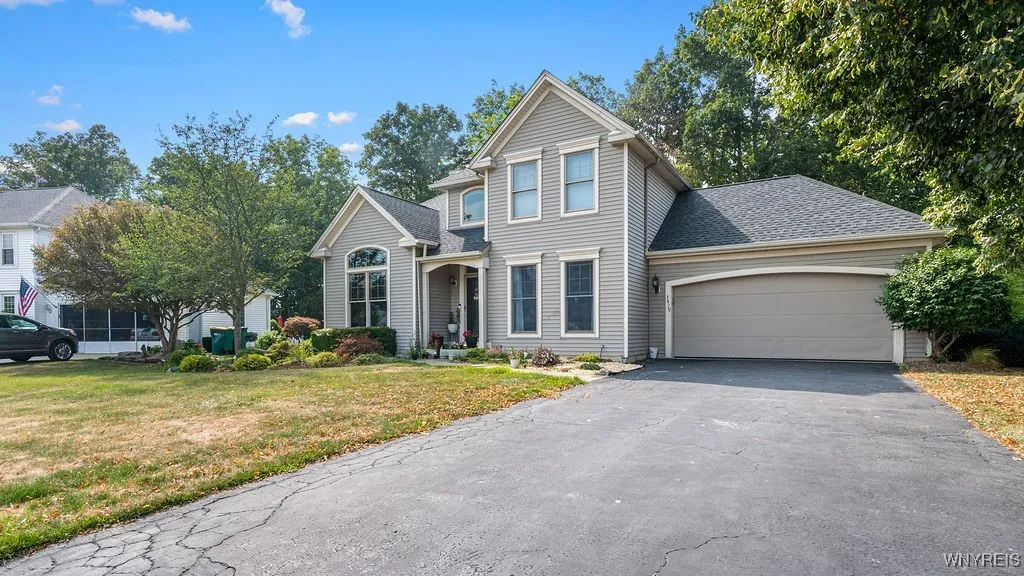 3479 Parkwood Commons, Hamburg, New York 14075, Hamburg, New York 14075, 4 Bedrooms Bedrooms, 9 Rooms Rooms,2 BathroomsBathrooms,Residential,For Sale,3479 Parkwood Commons, Hamburg, New York 14075,B1629211