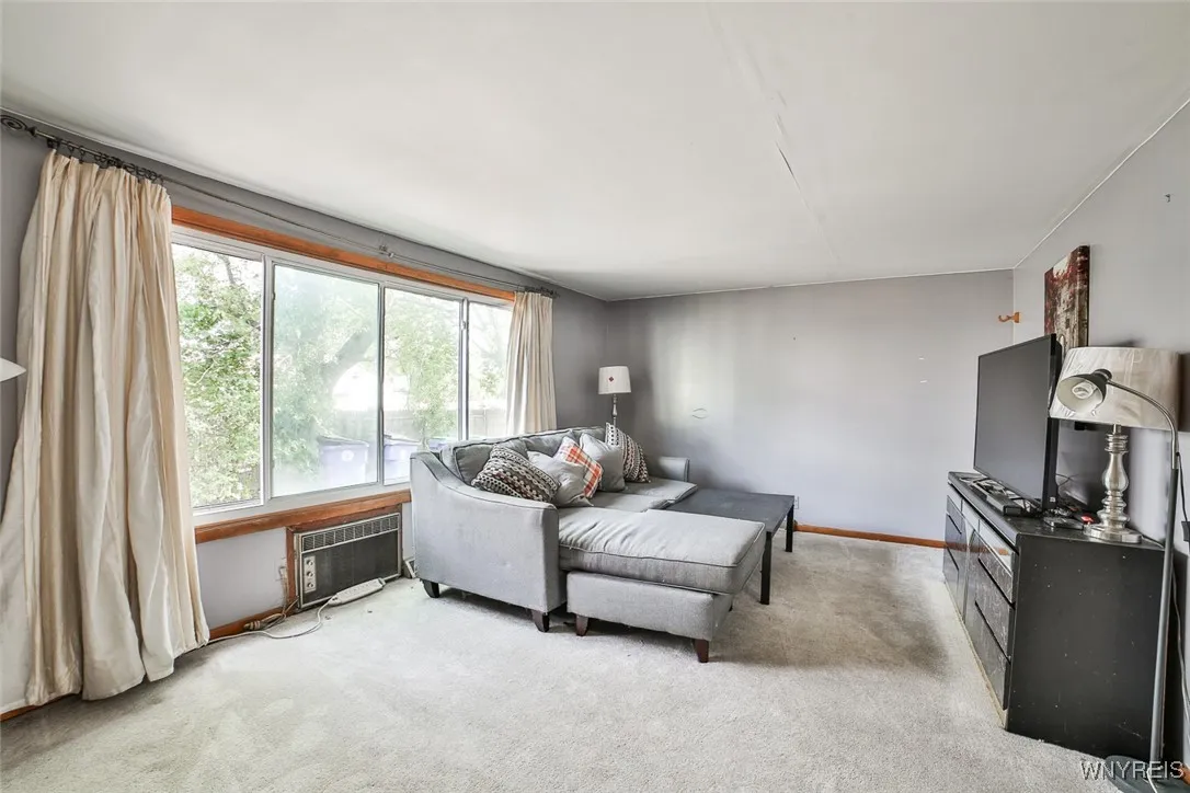 4889 Harlem Road, Amherst, New York 14226, Amherst, New York 14226, 6 Bedrooms Bedrooms, ,2 BathroomsBathrooms,Residential,Closed,4889 Harlem Road, Amherst, New York 14226,0,B1629447