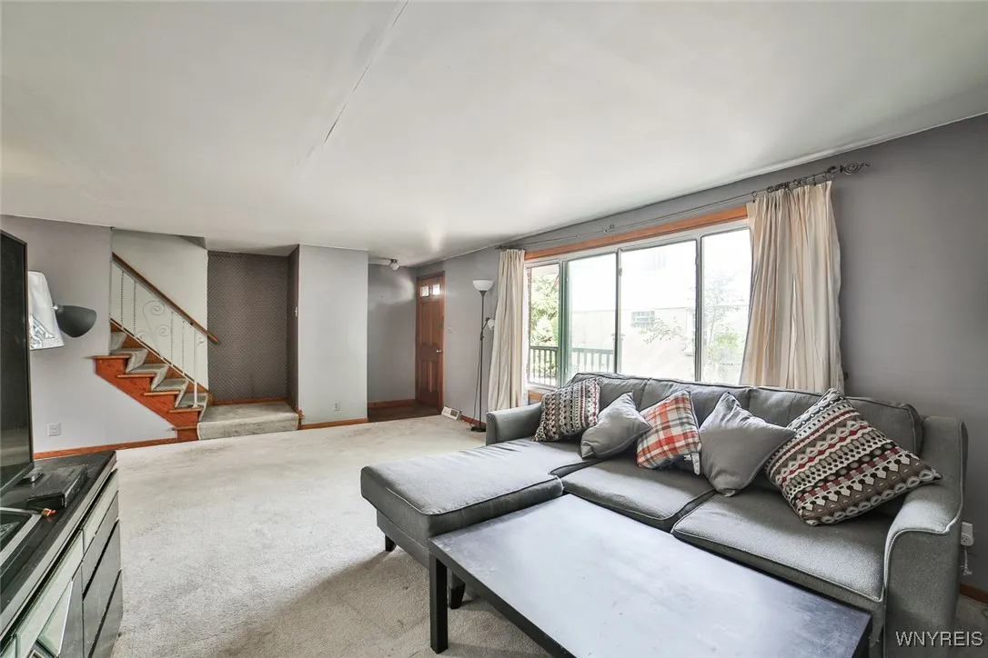 4889 Harlem Road, Amherst, New York 14226, Amherst, New York 14226, 6 Bedrooms Bedrooms, ,2 BathroomsBathrooms,Residential,Closed,4889 Harlem Road, Amherst, New York 14226,0,B1629447