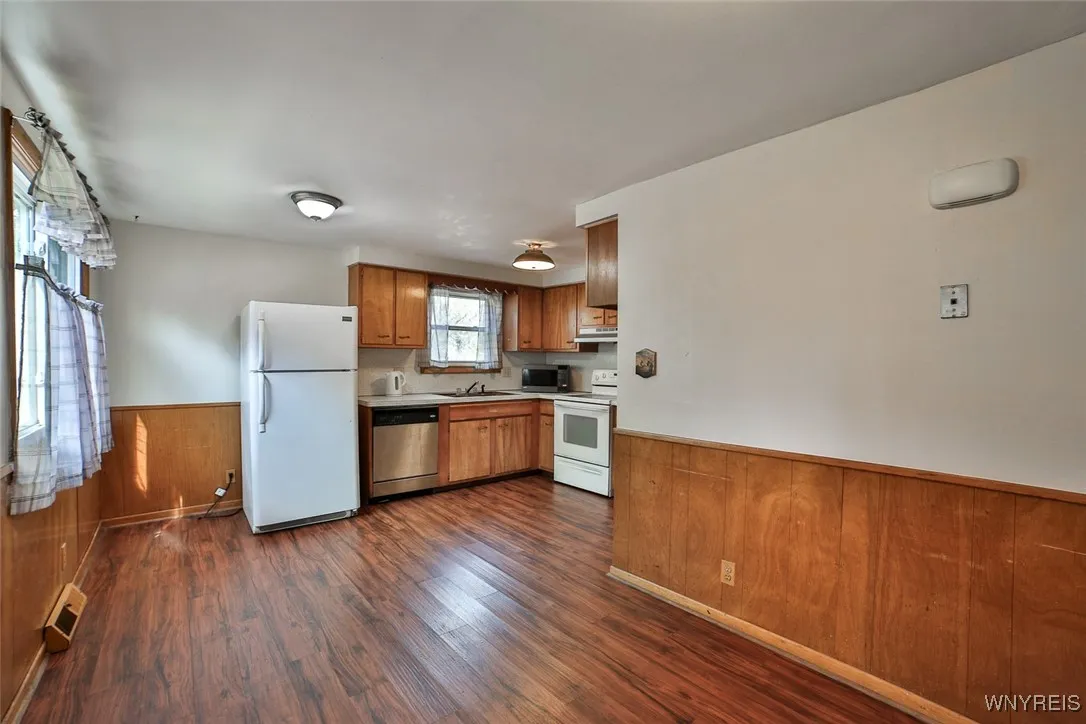 4889 Harlem Road, Amherst, New York 14226, Amherst, New York 14226, 6 Bedrooms Bedrooms, ,2 BathroomsBathrooms,Residential,Closed,4889 Harlem Road, Amherst, New York 14226,0,B1629447