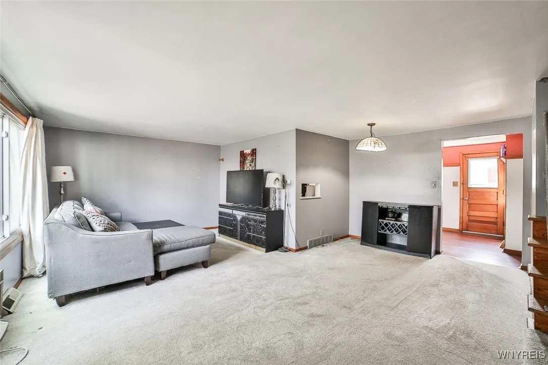 4889 Harlem Road, Amherst, New York 14226, Amherst, New York 14226, 6 Bedrooms Bedrooms, ,2 BathroomsBathrooms,Residential,Closed,4889 Harlem Road, Amherst, New York 14226,0,B1629447