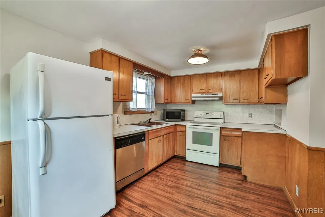 4889 Harlem Road, Amherst, New York 14226, Amherst, New York 14226, 6 Bedrooms Bedrooms, ,2 BathroomsBathrooms,Residential,Closed,4889 Harlem Road, Amherst, New York 14226,0,B1629447