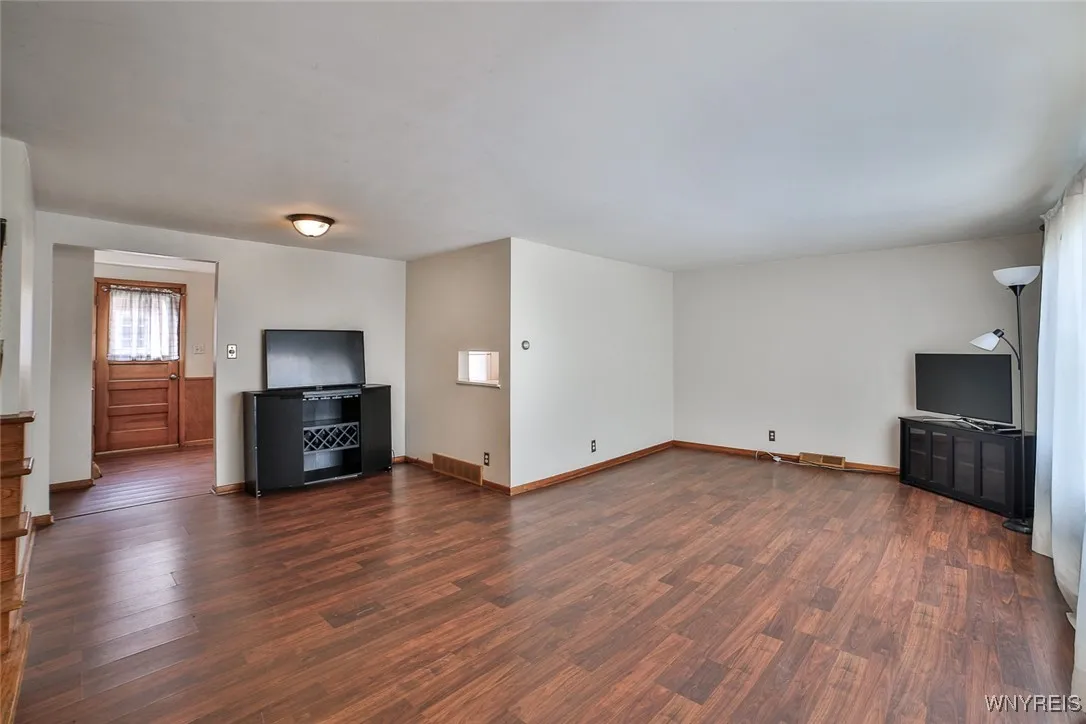 4889 Harlem Road, Amherst, New York 14226, Amherst, New York 14226, 6 Bedrooms Bedrooms, ,2 BathroomsBathrooms,Residential,Closed,4889 Harlem Road, Amherst, New York 14226,0,B1629447