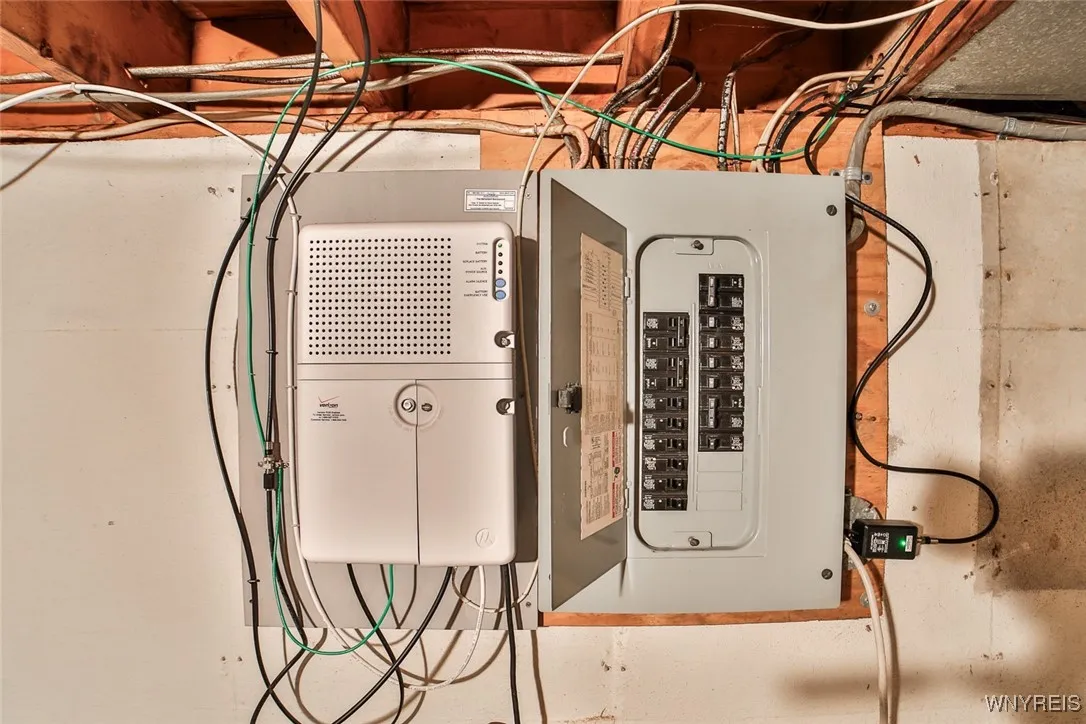 4889 Harlem Road, Amherst, New York 14226, Amherst, New York 14226, 6 Bedrooms Bedrooms, ,2 BathroomsBathrooms,Residential,Closed,4889 Harlem Road, Amherst, New York 14226,0,B1629447