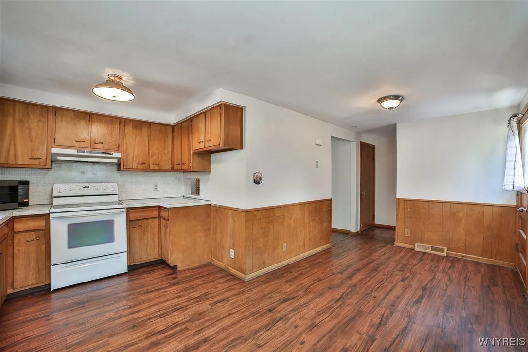 4889 Harlem Road, Amherst, New York 14226, Amherst, New York 14226, 6 Bedrooms Bedrooms, ,2 BathroomsBathrooms,Residential,Closed,4889 Harlem Road, Amherst, New York 14226,0,B1629447