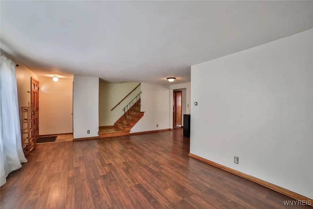 4889 Harlem Road, Amherst, New York 14226, Amherst, New York 14226, 6 Bedrooms Bedrooms, ,2 BathroomsBathrooms,Residential,Closed,4889 Harlem Road, Amherst, New York 14226,0,B1629447