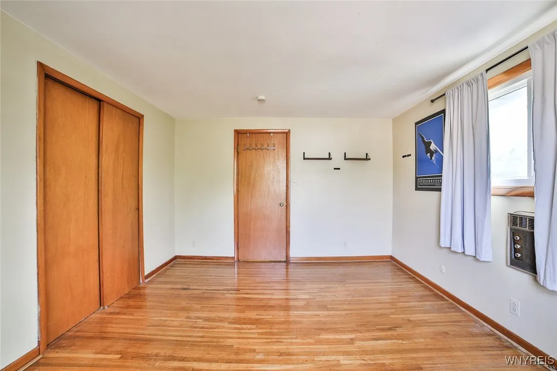 4889 Harlem Road, Amherst, New York 14226, Amherst, New York 14226, 6 Bedrooms Bedrooms, ,2 BathroomsBathrooms,Residential,Closed,4889 Harlem Road, Amherst, New York 14226,0,B1629447