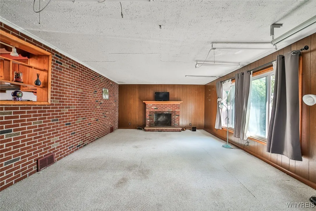 4889 Harlem Road, Amherst, New York 14226, Amherst, New York 14226, 6 Bedrooms Bedrooms, ,2 BathroomsBathrooms,Residential,Closed,4889 Harlem Road, Amherst, New York 14226,0,B1629447