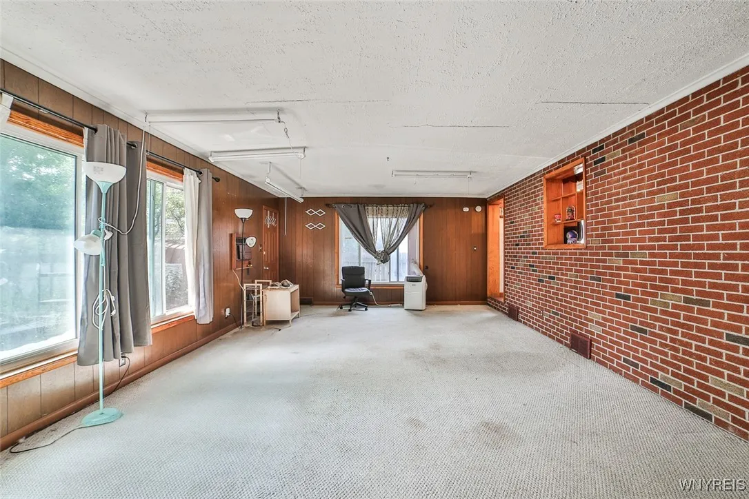 4889 Harlem Road, Amherst, New York 14226, Amherst, New York 14226, 6 Bedrooms Bedrooms, ,2 BathroomsBathrooms,Residential,Closed,4889 Harlem Road, Amherst, New York 14226,0,B1629447